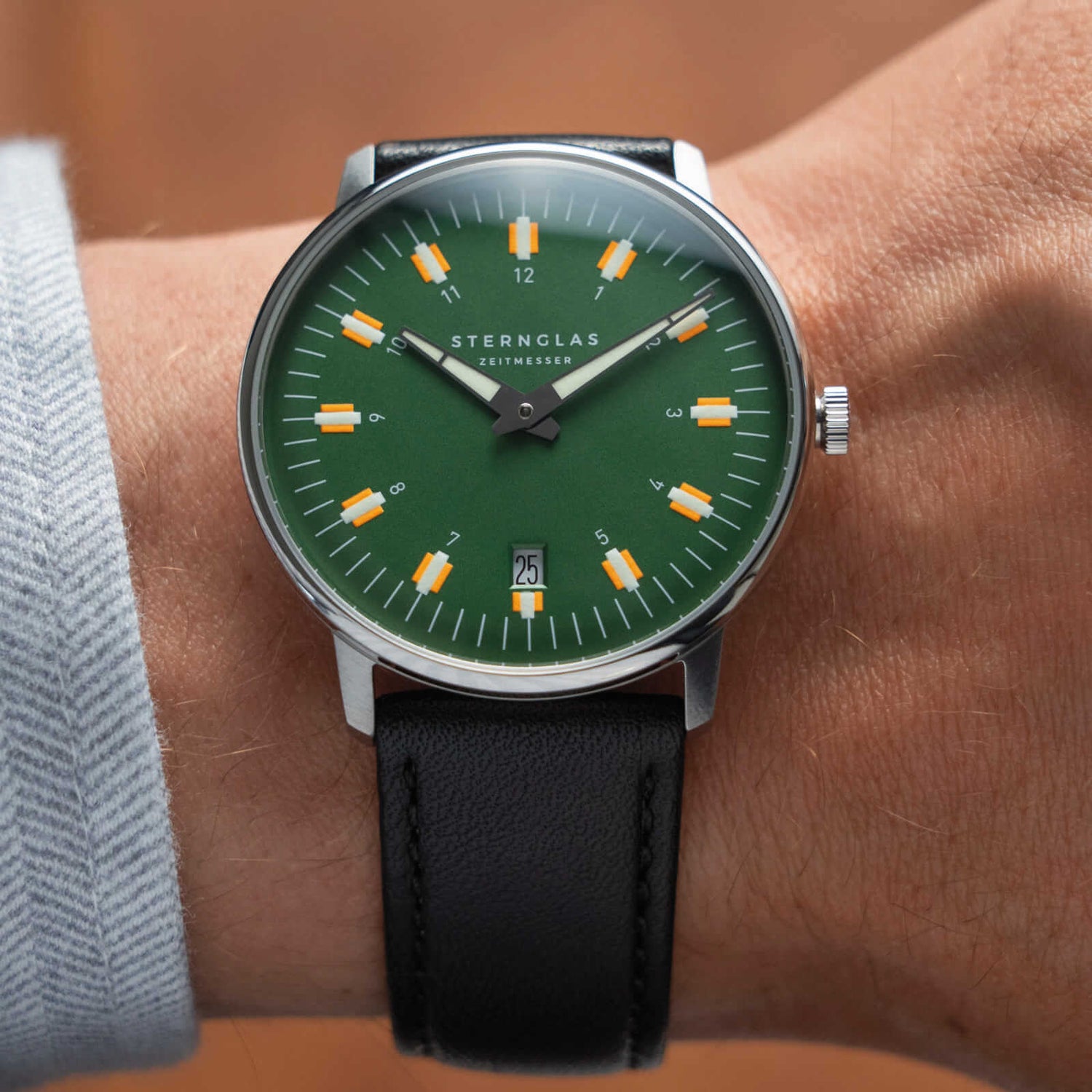 popup|Matthias hat einen Handgelenksumfang von 18,5 cm|Modena Lederarmband aus Rindleder.