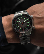 popup|Matthias hat einen Handgelenksumfang von 18,5 cm|Beste Ablesbarkeit auch bei schwierigen Lichtverhältnissen dank Luminova.