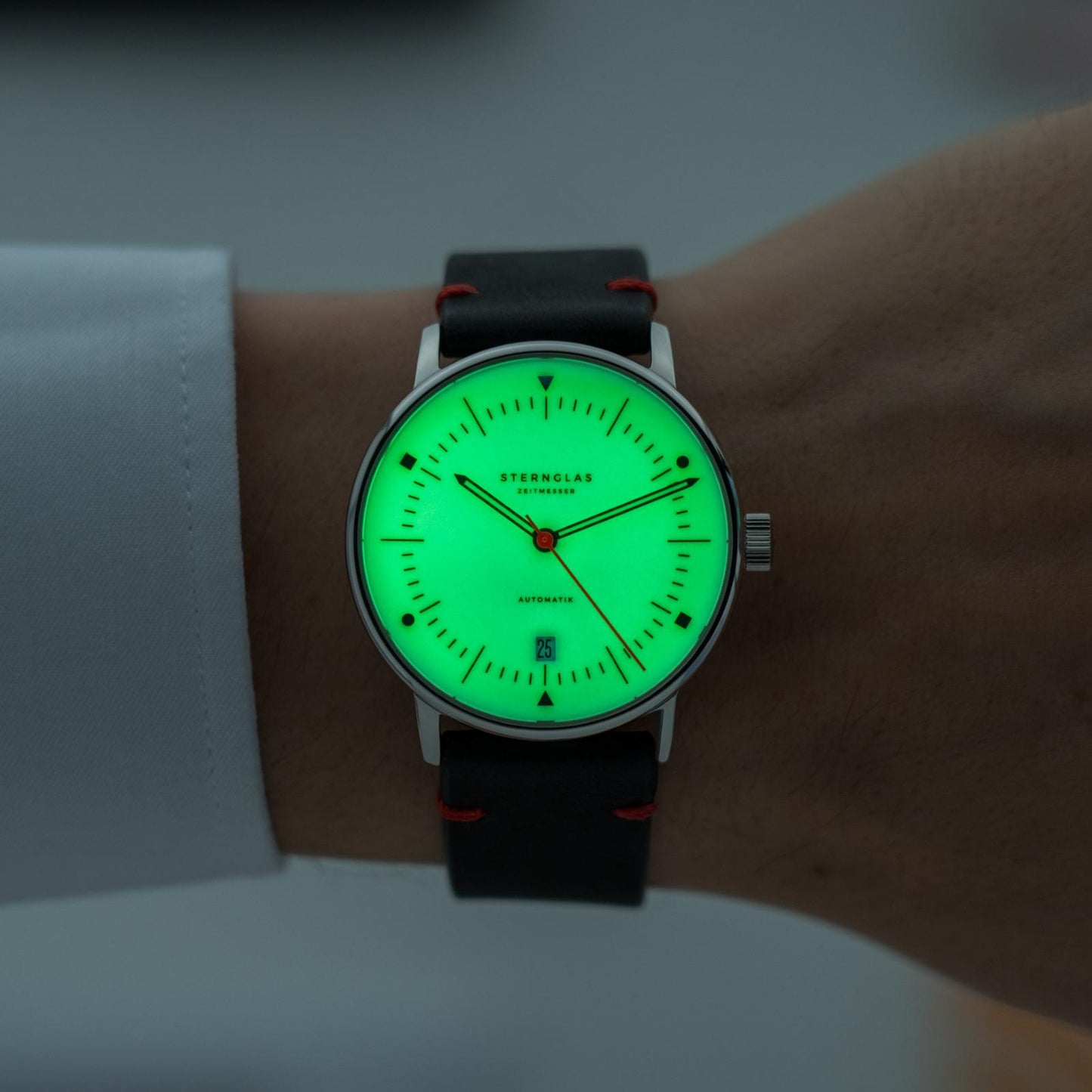 Naos Automatik Edition Bauhaus X rot