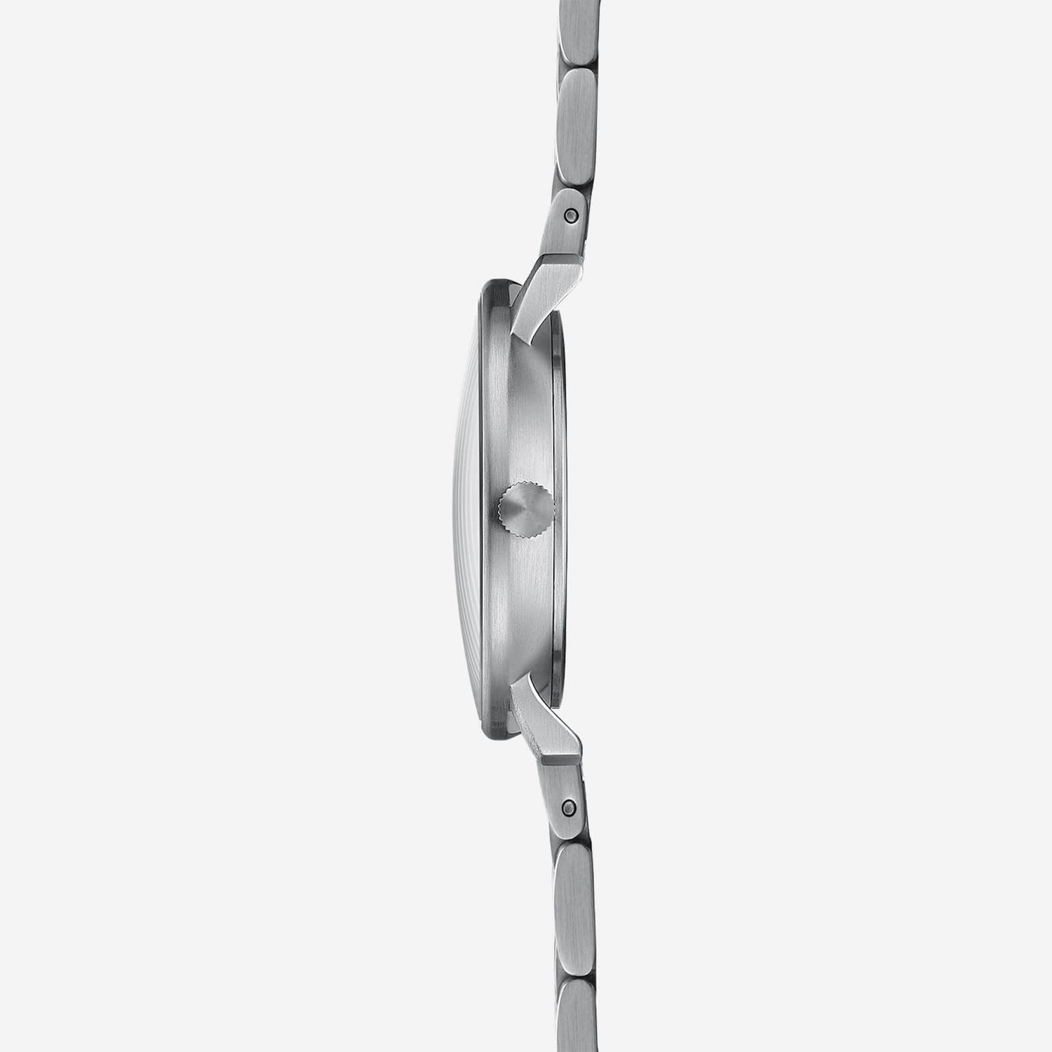 popup|Gewölbtes Saphirglas|Für eine klare Sicht sorgt das absolut kratzfeste und doppelt entspiegelte Saphirglas – die Premiumklasse der Uhrgläser.